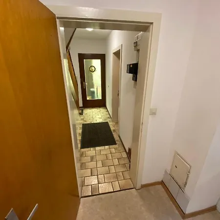 Einfaches Haus Mit Privatzimmern Und Gemeinschaftsraeumen