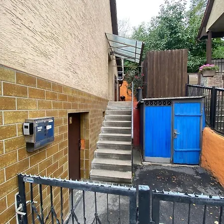 Homestay Einfaches Haus Mit Privatzimmern Und Gemeinschaftsraeumen