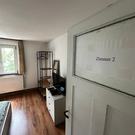 Einfaches Haus Mit Privatzimmern Und Gemeinschaftsraeumen * Heilbronn