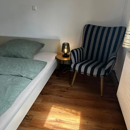 Einfaches Haus Mit Privatzimmern Und Gemeinschaftsraeumen * Heilbronn