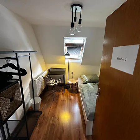 Einfaches Haus Mit Privatzimmern Und Gemeinschaftsraeumen Homestay *