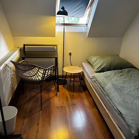 Δωμάτια σε οικογενειακή κατοικία Einfaches Haus Mit Privatzimmern Und Gemeinschaftsraeumen Χαϊλμπρόν